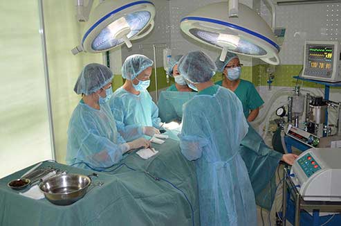 Quy trình phẫu thuật khép kín với trang thiết bị hiện đại tại Bệnh Viện Thẩm Mỹ Á Âu