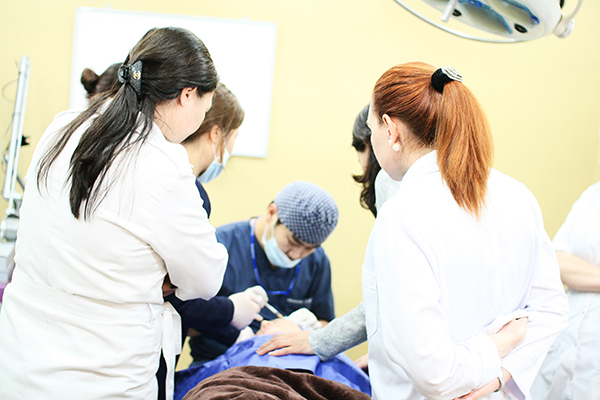 Phẫu thuật nâng mũi được thực hiện theo một quy trình chuẩn của Hàn Quốc