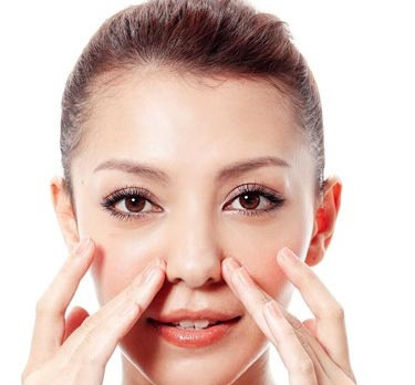 Massage cho mũi cải thiện dáng mũi thấp, tẹt